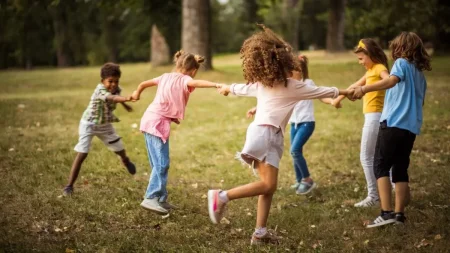 كلمات وعبارات عن الصداقة قصيرة مميزة